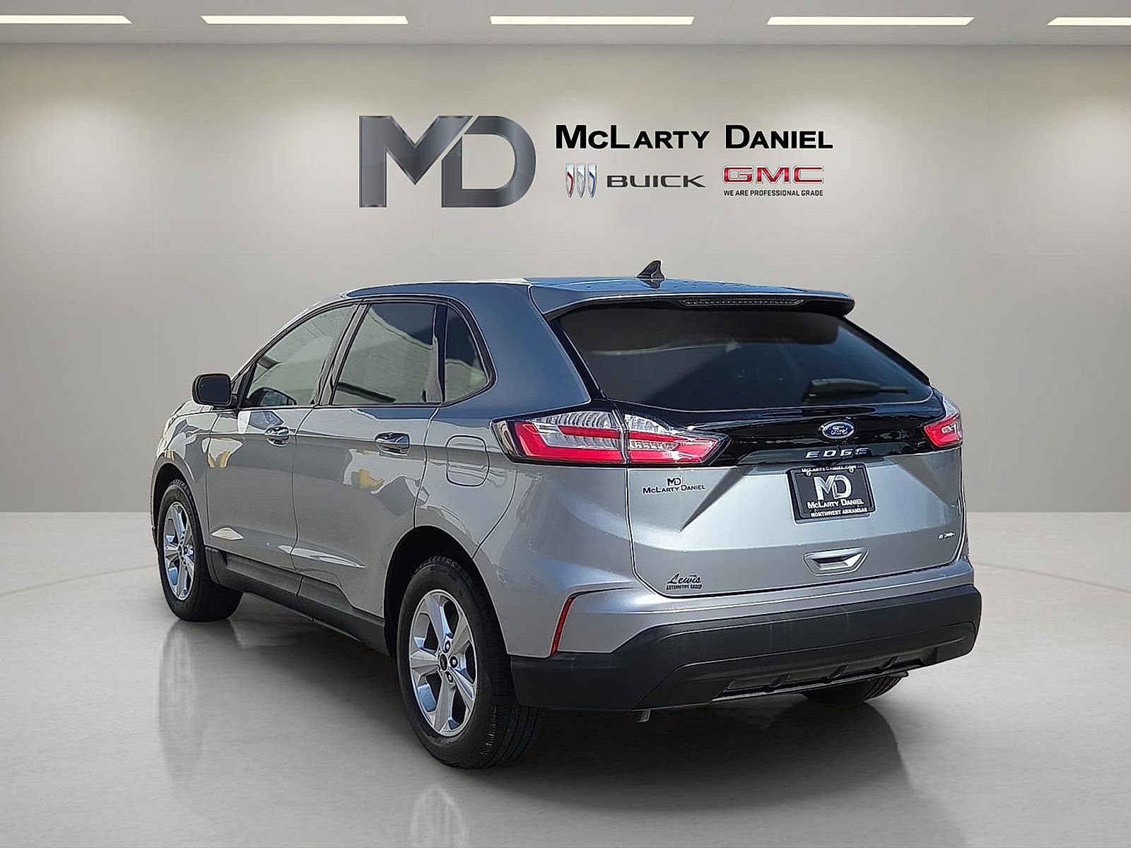 Used 2024 Ford Edge SE AWD/4WD image 13