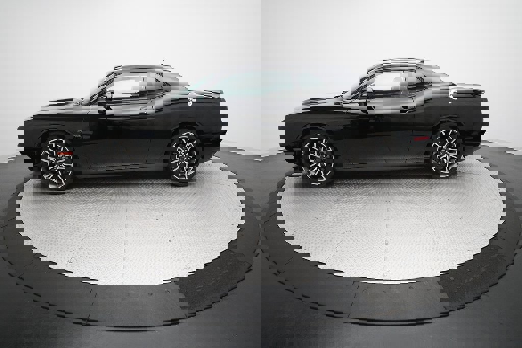 Used 2023 Dodge Challenger R/T w/ Plus Package image 23