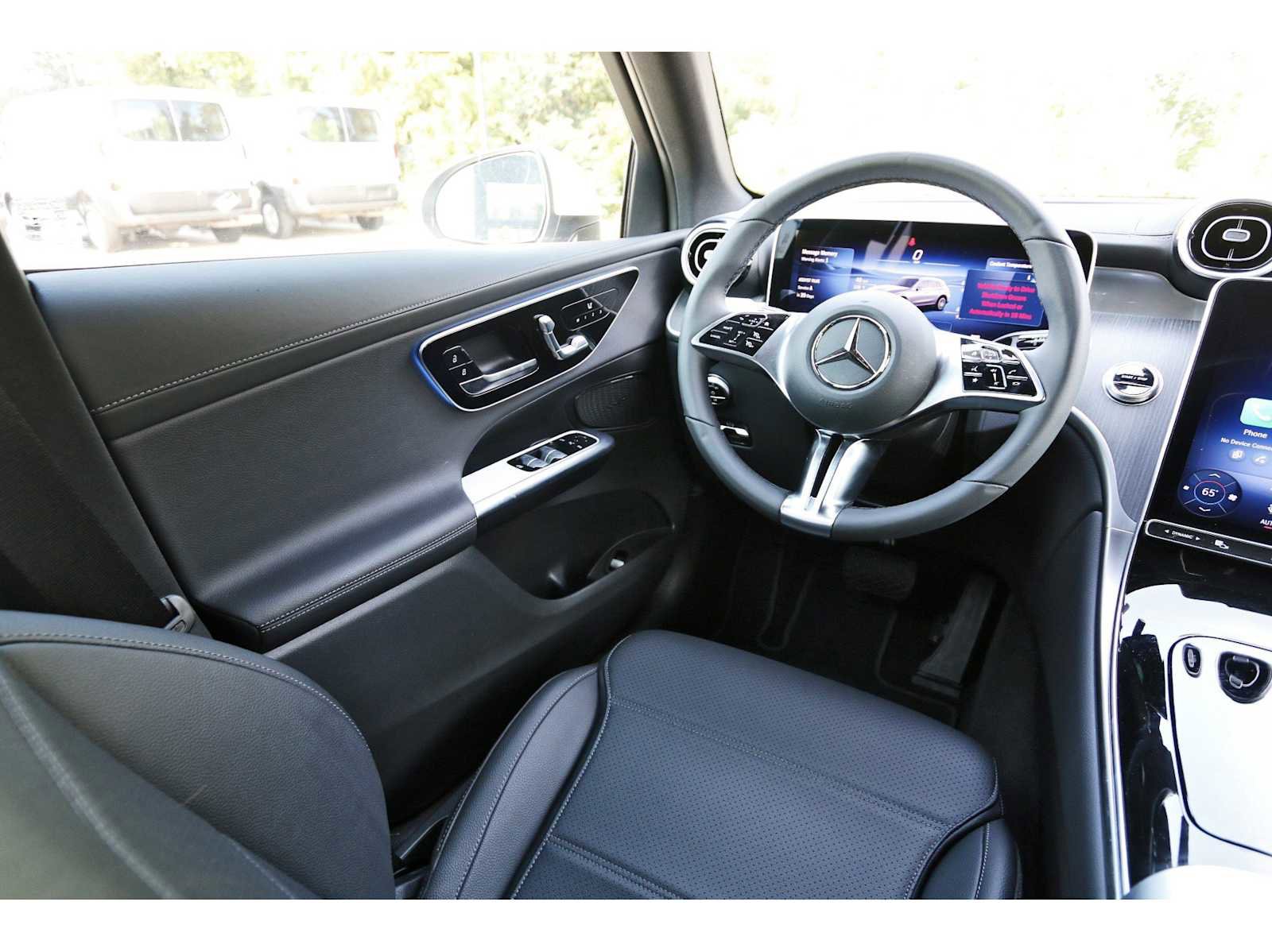 Used 2025 Mercedes-Benz GLC 300 image 6