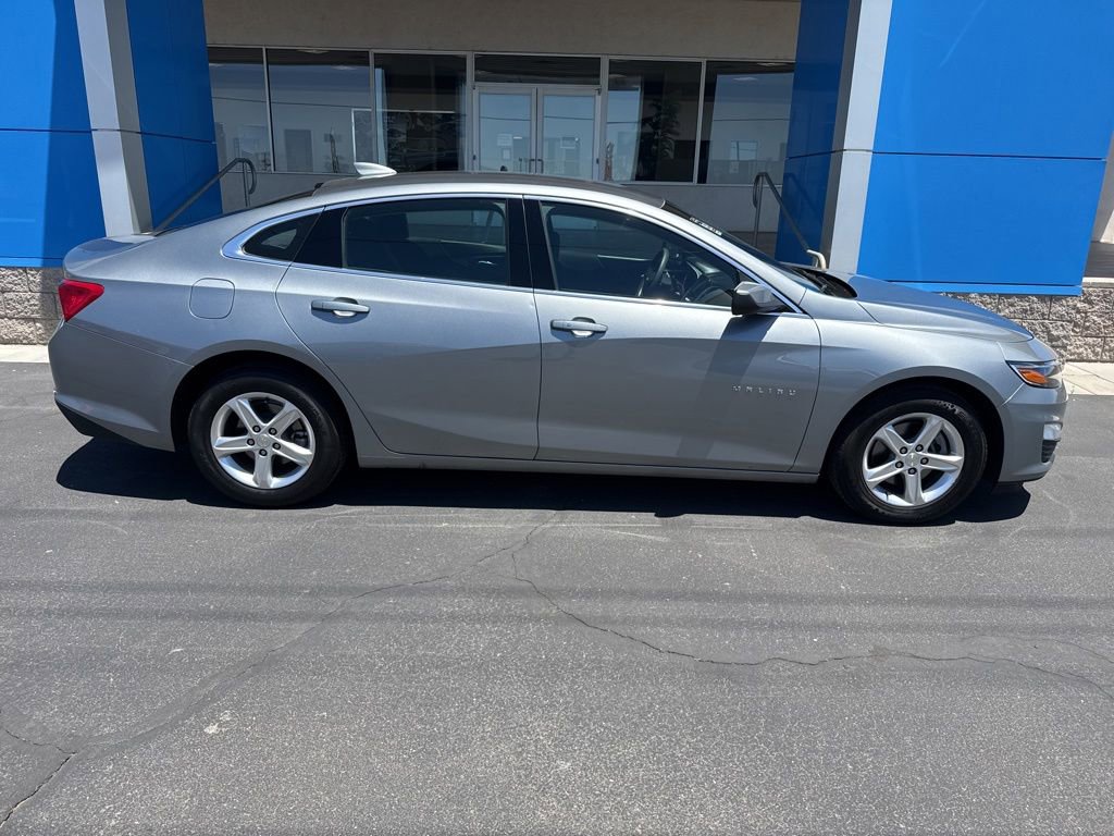 Used 2024 Chevrolet Malibu LT FWD image 2