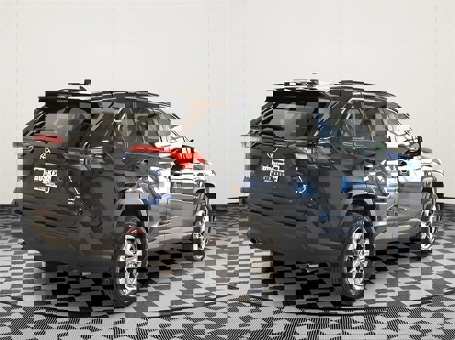 Used 2025 Toyota RAV4 XLE image 4