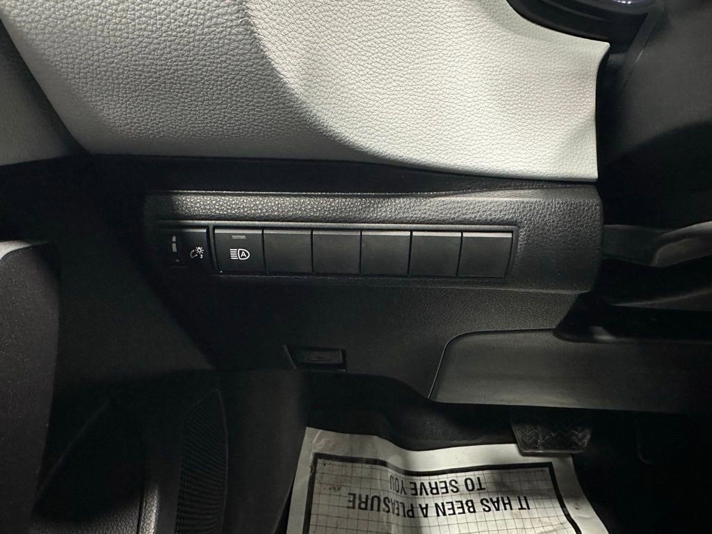 Used 2025 Toyota Corolla SE w/ SE Premium Package image 16