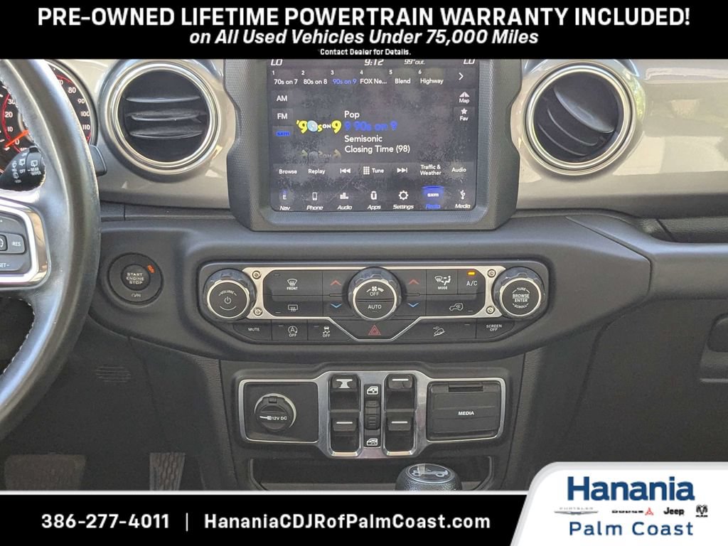 Used 2018 Jeep Wrangler Unlimited Sahara w/ Uconnect 4C Nav & Sound Group AWD/4WD image 17
