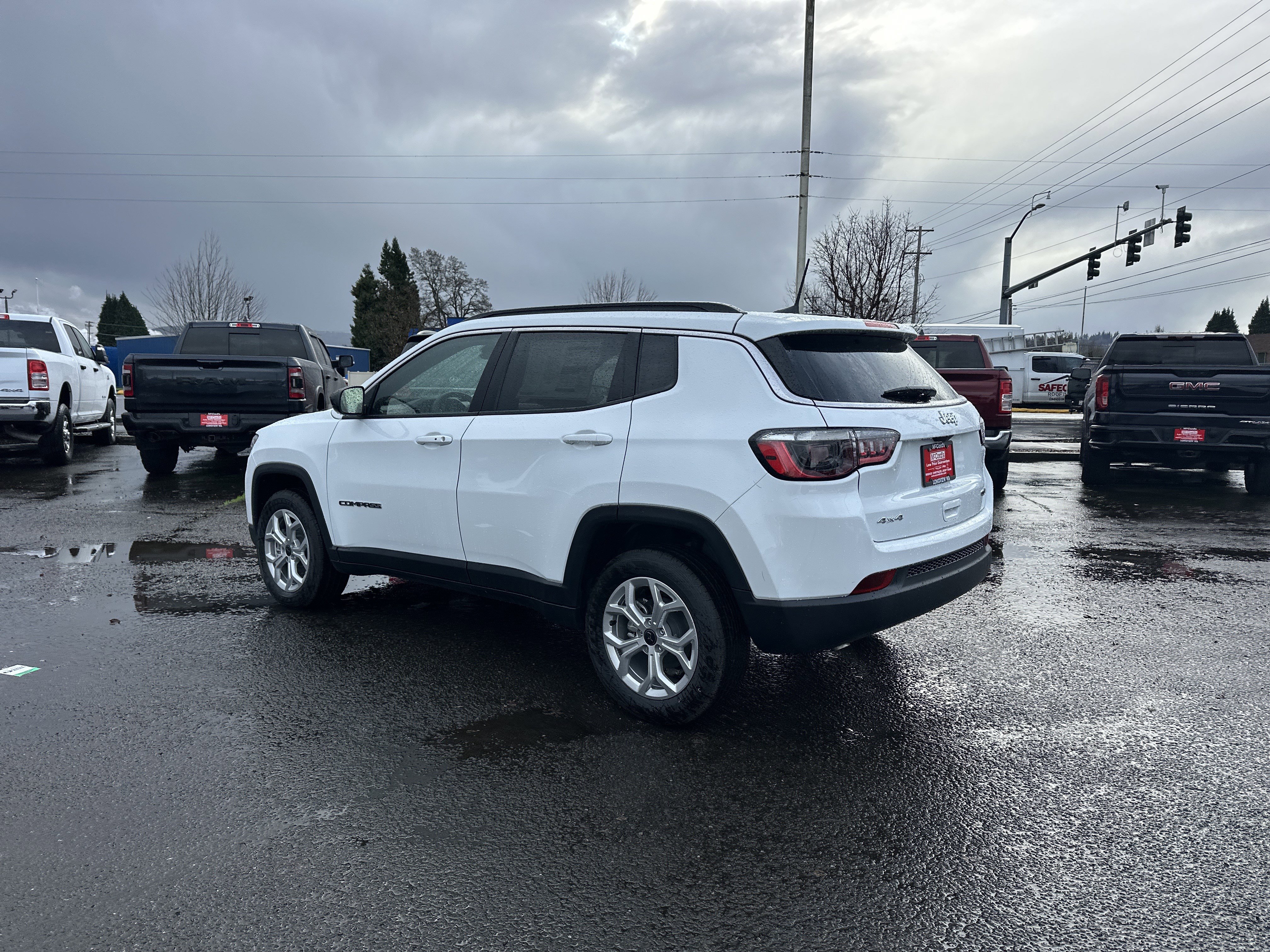 New 2026 Jeep Compass Latitude image 3