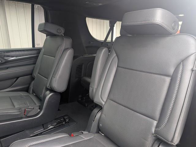 Used 2021 GMC Yukon XL Denali w/ Denali Premium Package image 18