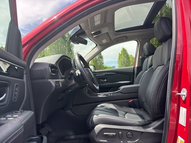 Used 2025 Honda Pilot Touring image 14