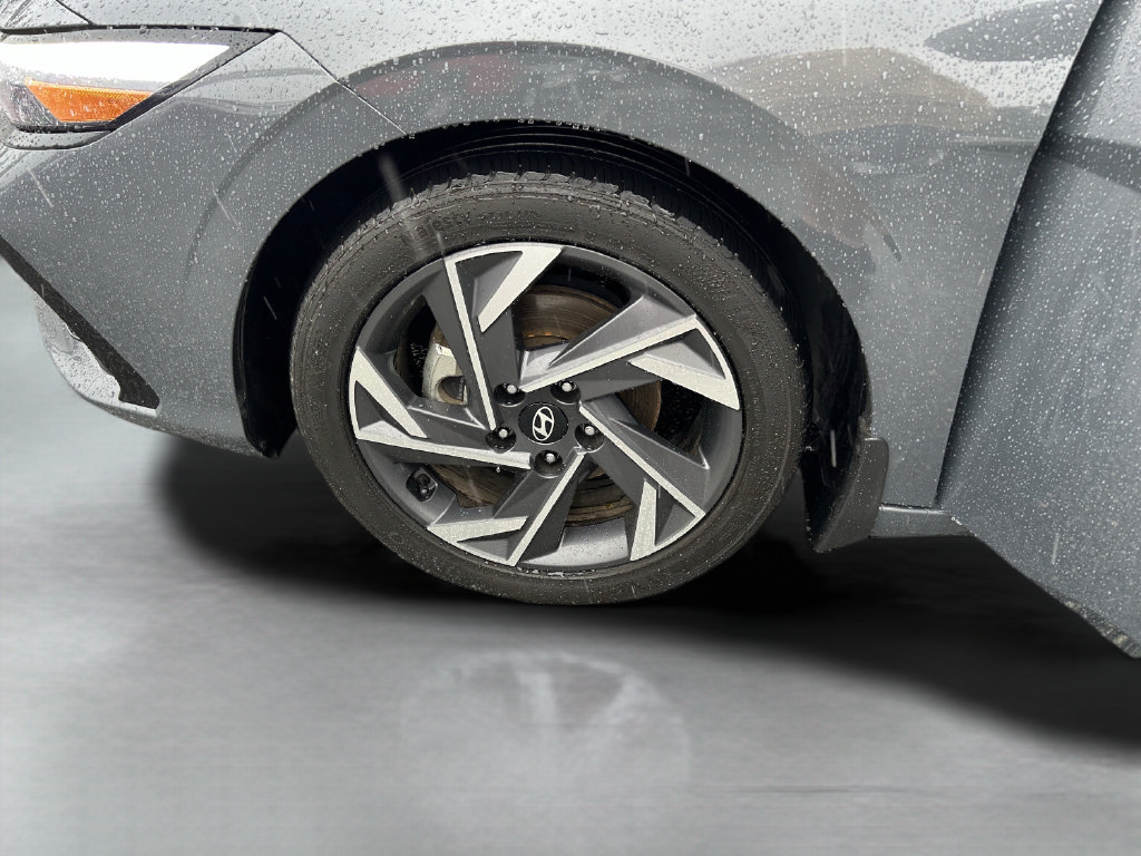 Certified 2024 Hyundai Elantra Limited FWD image 36