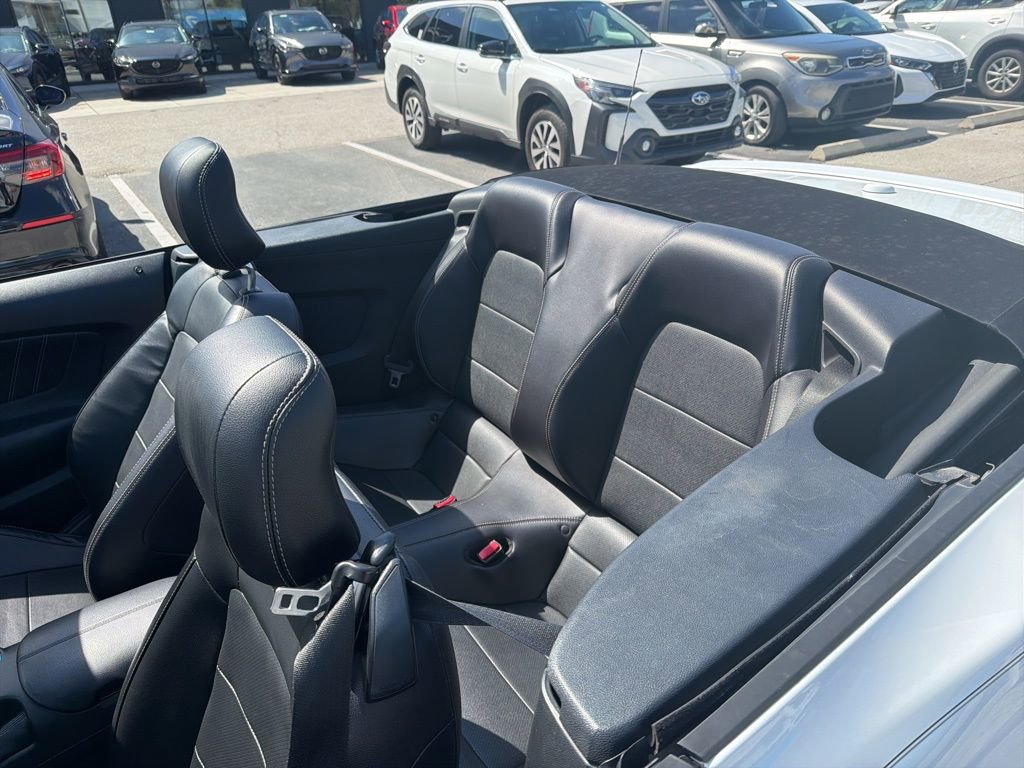 Used 2017 Ford Mustang Premium image 4