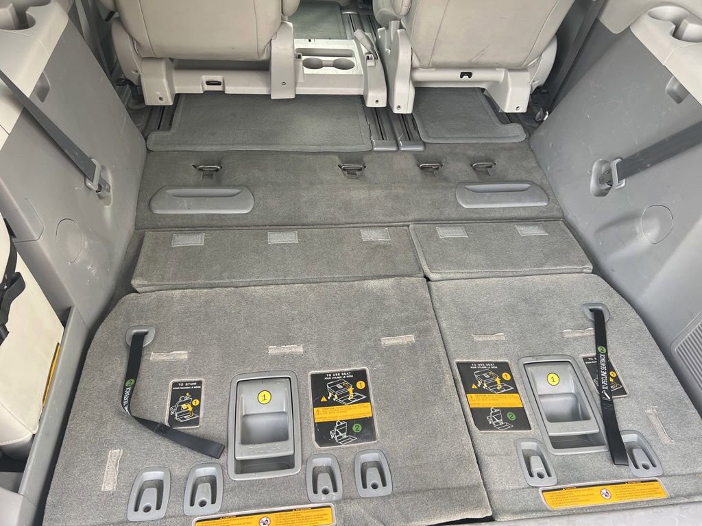 Used 2014 Toyota Sienna XLE image 36