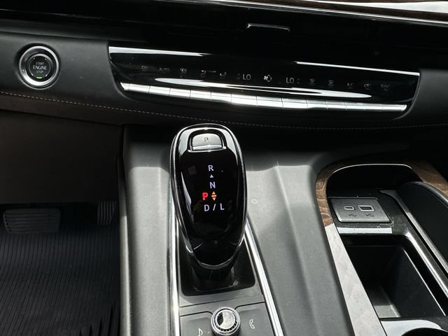 Certified 2024 Cadillac Escalade ESV Premium Luxury Platinum AWD/4WD image 28