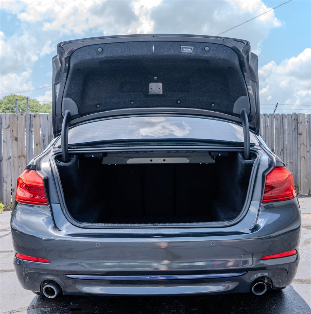 Used 2019 BMW 530i w/ Convenience Package RWD image 9