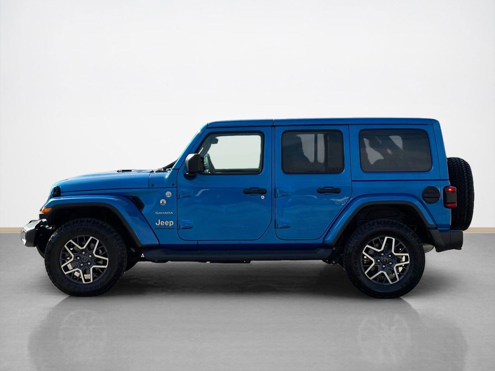 Used 2024 Jeep Wrangler Sahara w/ Safety Group image 4