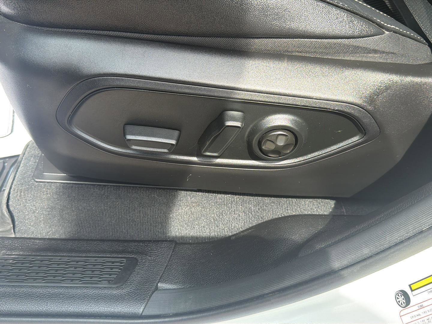 Used 2023 Jeep Grand Cherokee 30th Anniversary AWD/4WD image 15