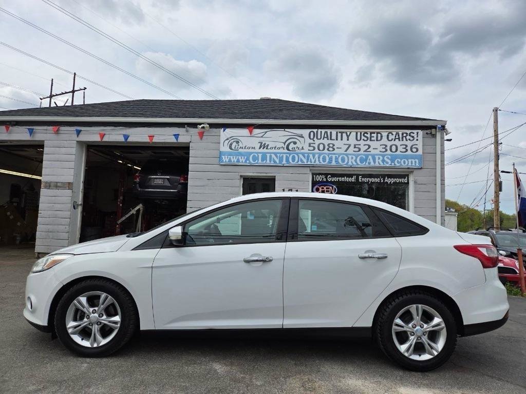 Used 2013 Ford Focus SE FWD image 2