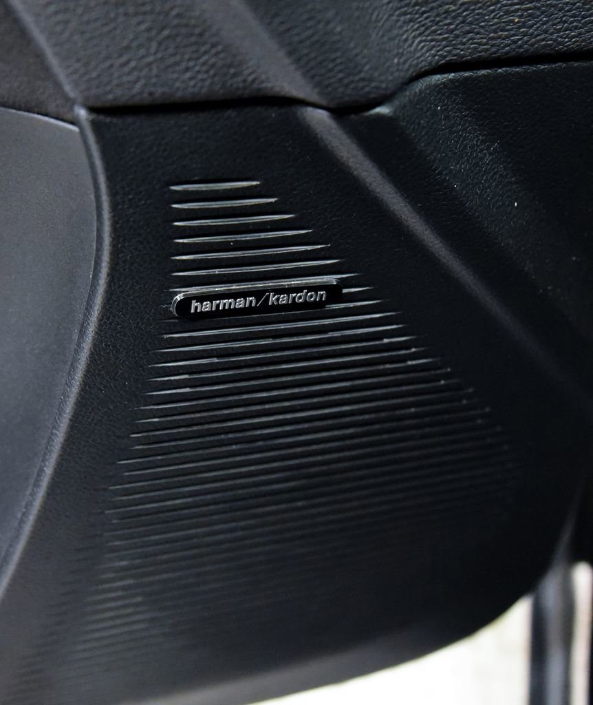 Used 2017 Dodge Challenger SRT w/ Technology Group RWD image 18