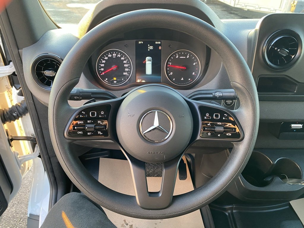 Used 2024 Mercedes-Benz Sprinter 2500 image 13