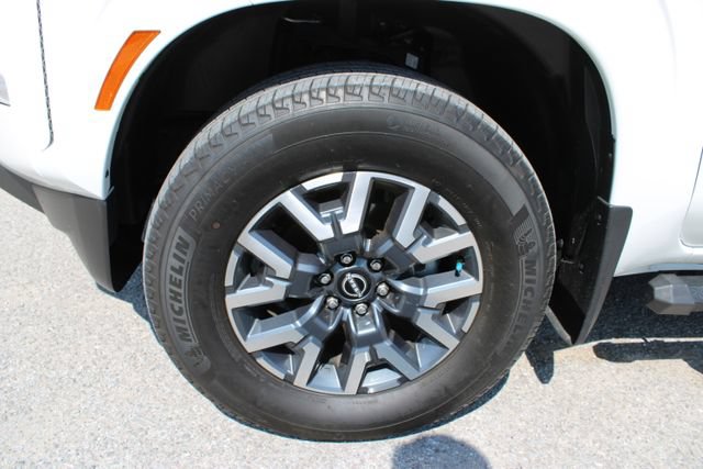 Used 2024 Nissan Frontier SL AWD/4WD image 10