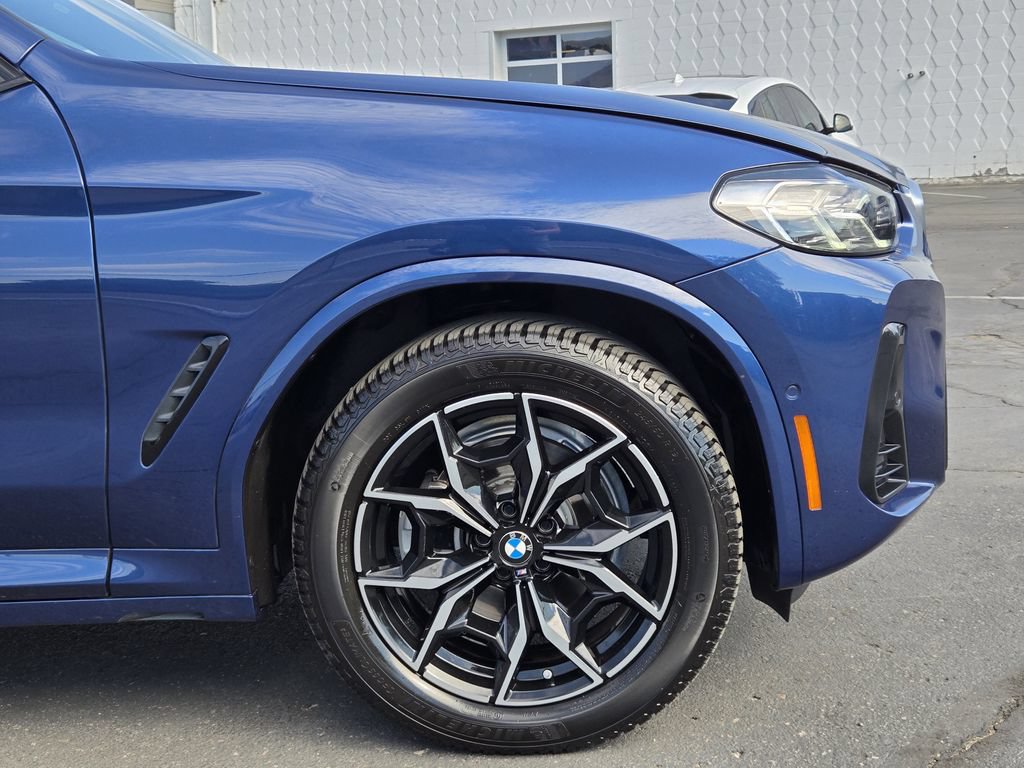 Used 2024 BMW X4 xDrive30i w/ Premium Package AWD/4WD image 9