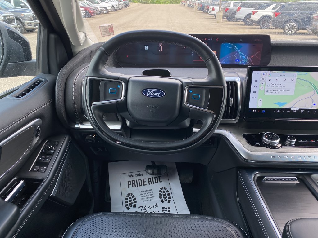 Used 2025 Ford Expedition Platinum AWD/4WD image 14