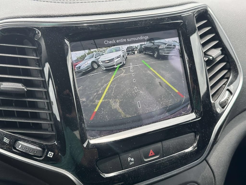 Used 2019 Jeep Cherokee Overland w/ Technology Group AWD/4WD image 25