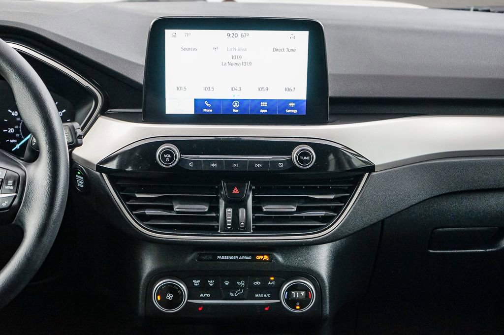 Used 2020 Ford Escape SE image 15