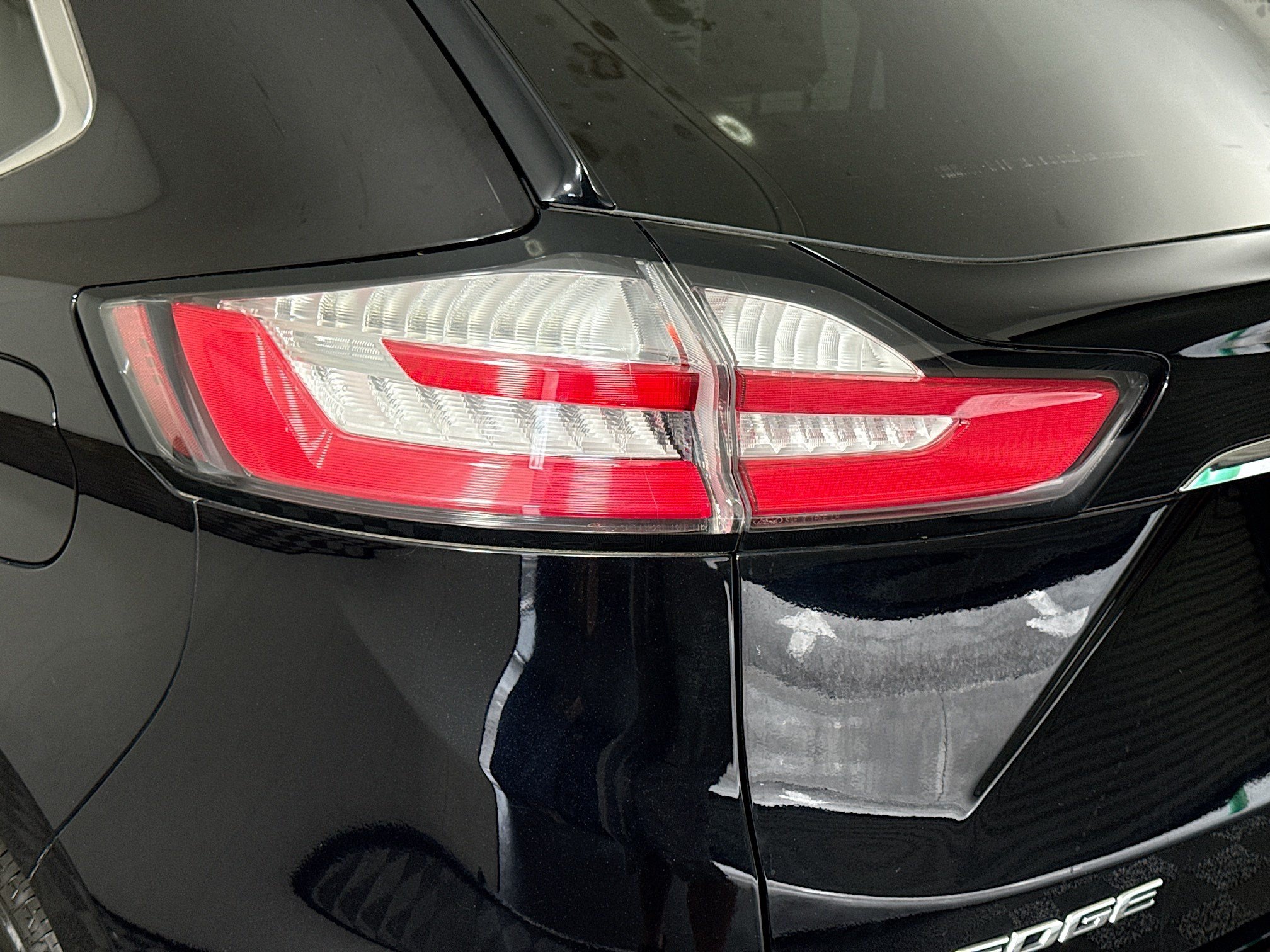 Used 2020 Ford Edge SEL FWD image 36