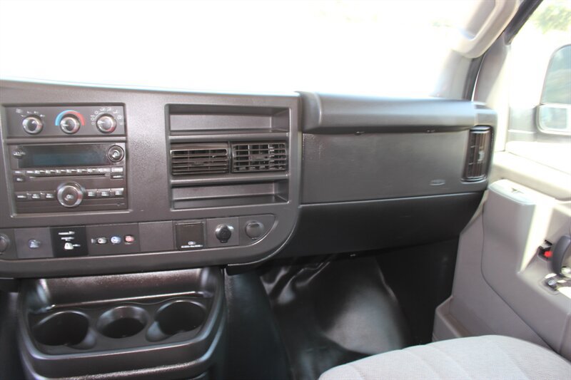 Used 2019 Chevrolet Express 2500 LS w/ Driver Convenience Package RWD image 17
