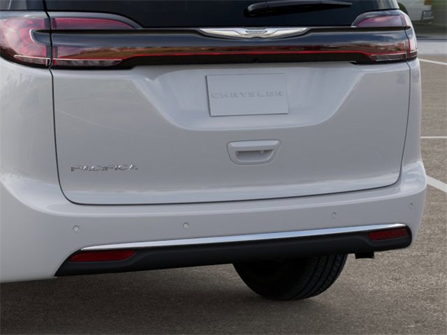 New 2026 Chrysler Pacifica Select image 13