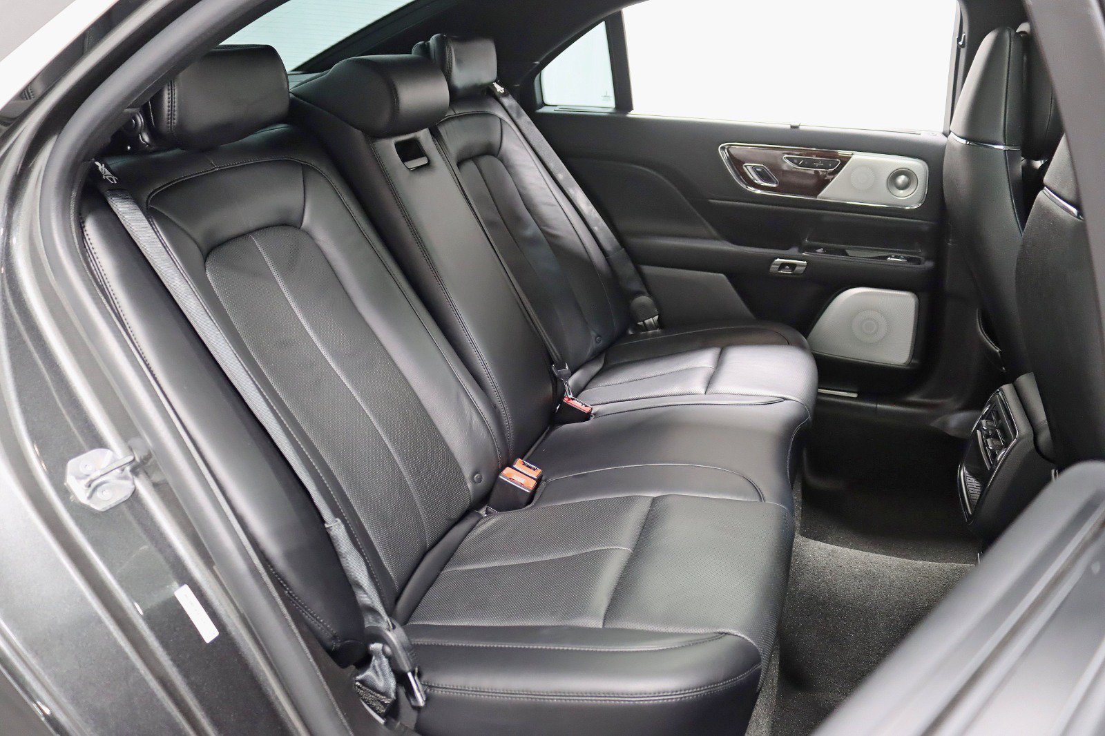 Used 2019 Lincoln Continental Reserve w/ Rear Seat Package AWD/4WD image 29