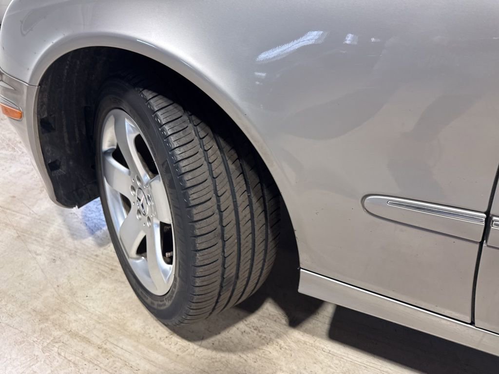 Used 2007 Mercedes-Benz E 550 Sedan image 3