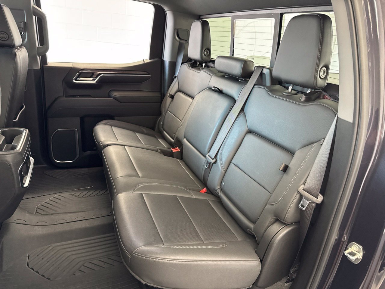 Used 2023 Chevrolet Silverado 1500 LTZ w/ LTZ Convenience Package II AWD/4WD image 39