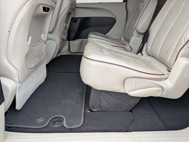 Used 2020 Chrysler Pacifica Limited image 19