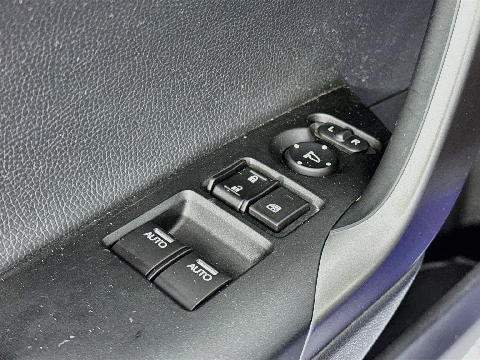 Certified 2017 Honda Accord EX-L image 17