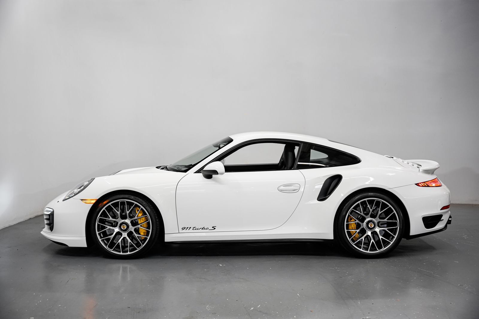 Used 2014 Porsche 911 Turbo S AWD/4WD image 7