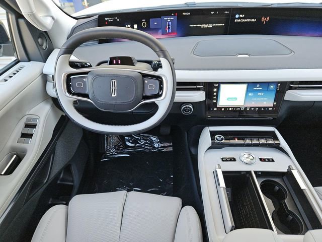 New 2026 Lincoln Navigator Reserve image 4