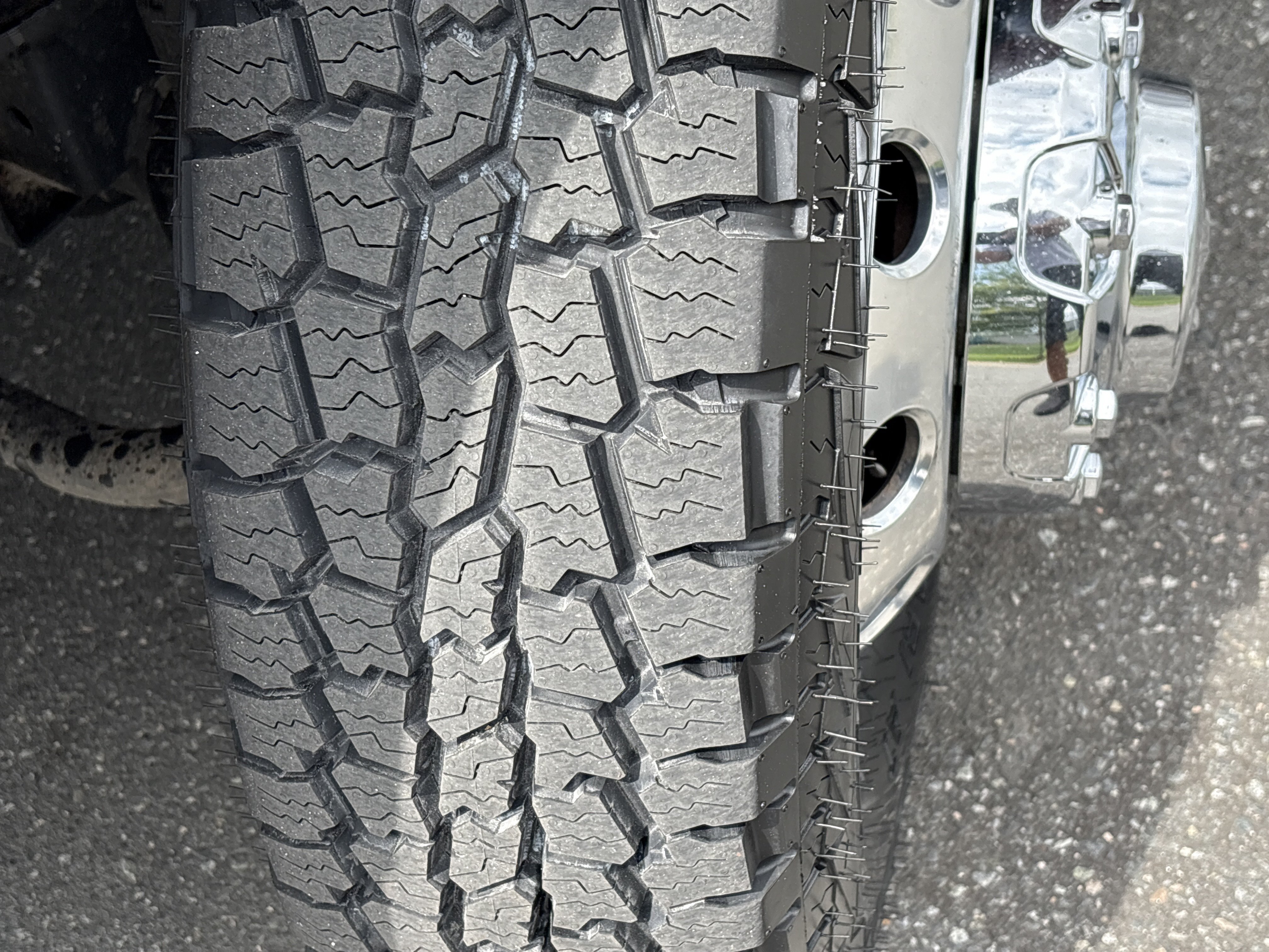 Used 2024 RAM 3500 Limited AWD/4WD image 13