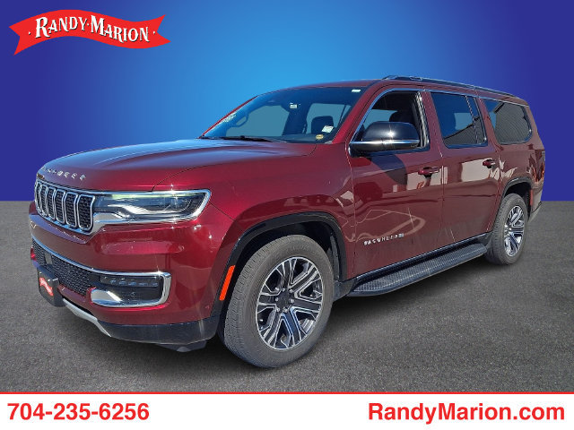 Used 2024 Jeep Wagoneer L Series II w/ Flexible Seating Group AWD/4WD image 1