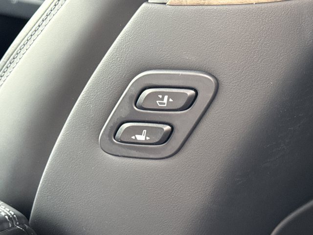 Used 2021 Genesis G90 3.3T Premium image 13