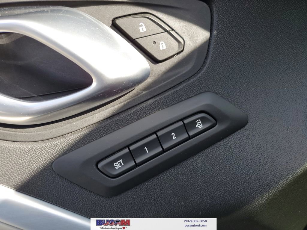 Used 2018 Chevrolet Camaro SS RWD image 12