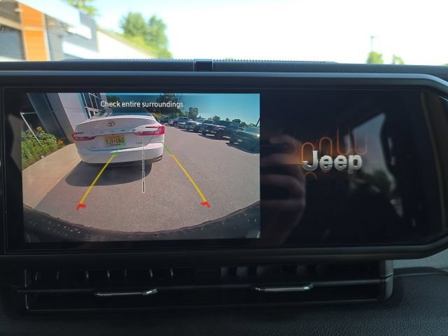 Certified 2024 Jeep Wrangler Unlimited AWD/4WD image 21