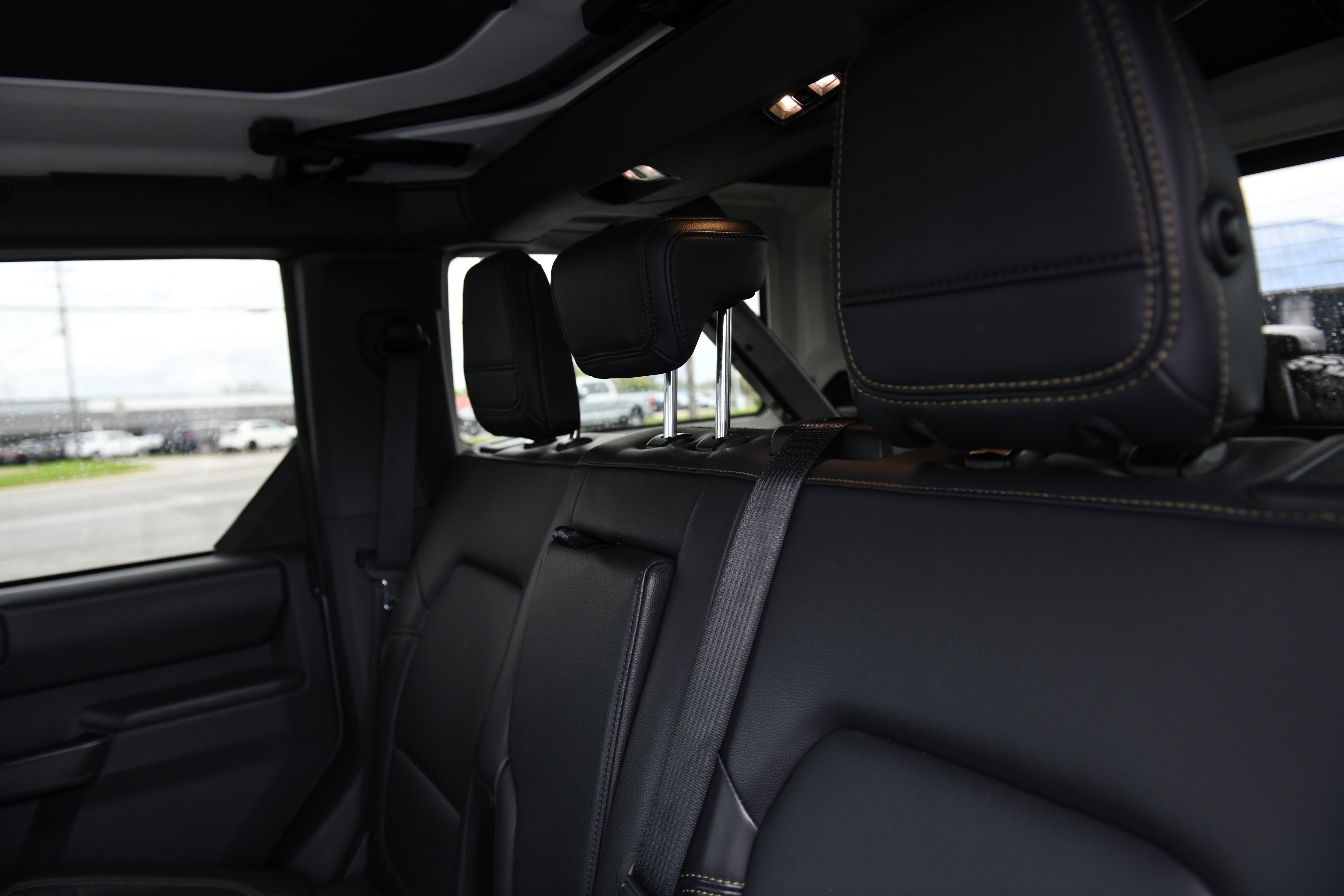 Used 2025 Ford Bronco Badlands image 18