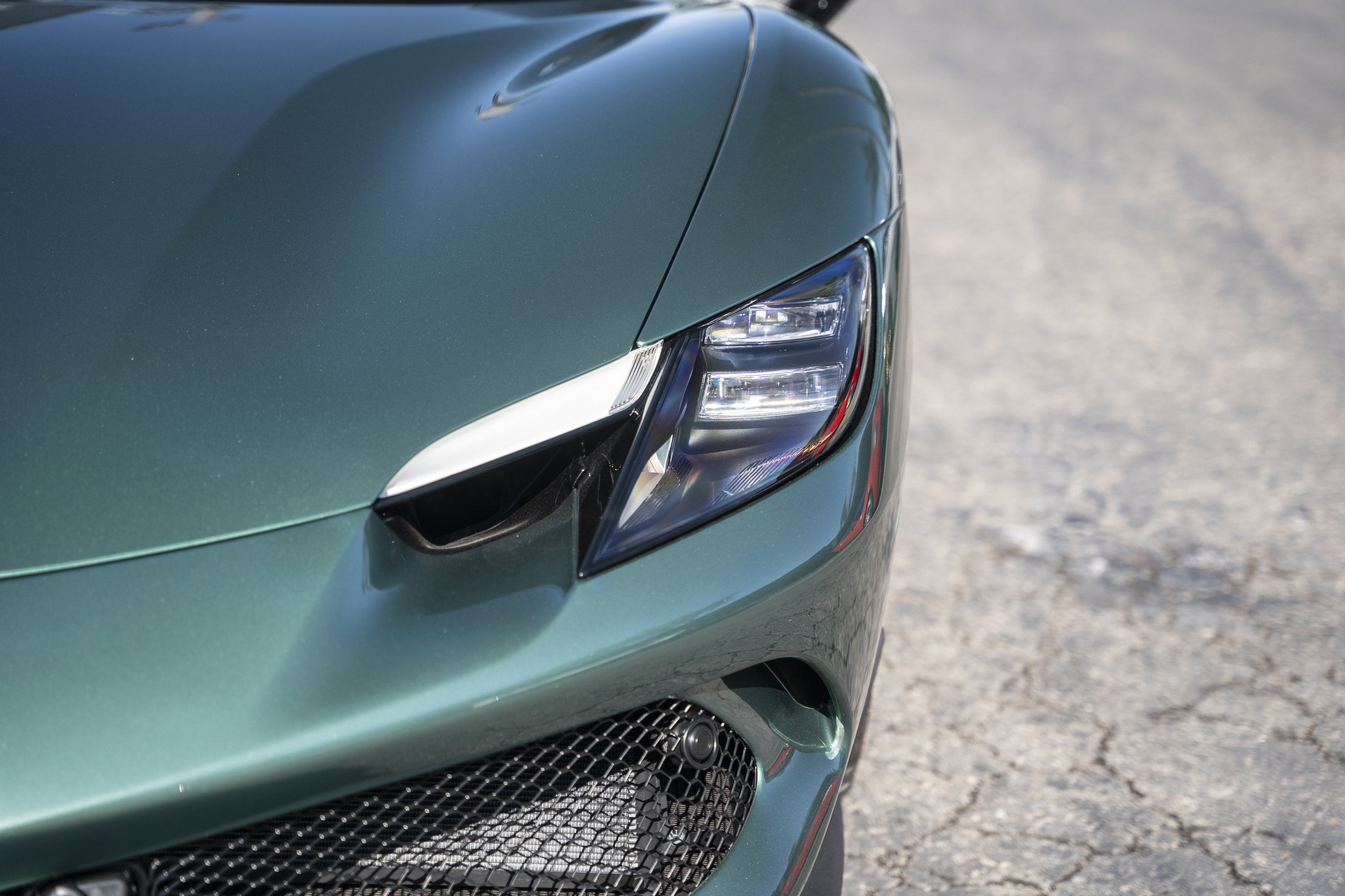 Used 2024 Ferrari 296 GTS RWD image 18