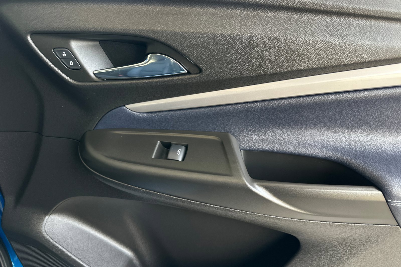 Certified 2022 Chevrolet Bolt EUV LT w/ Convenience Package image 22