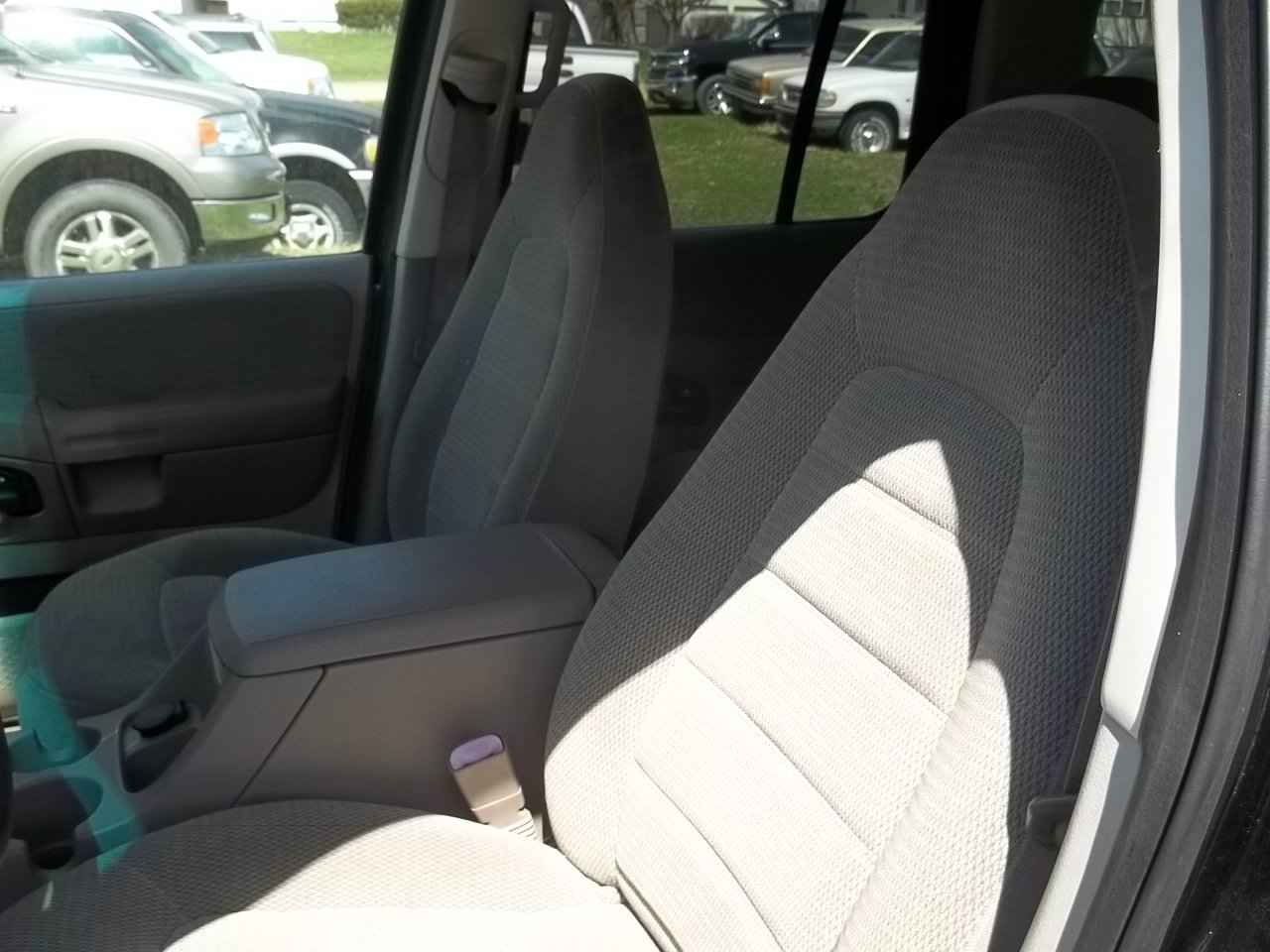 Used 2002 Ford Explorer XLT AWD/4WD image 6