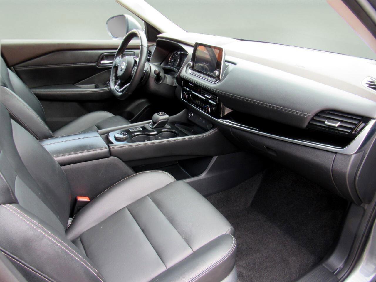 Used 2023 Nissan Rogue SL AWD/4WD image 32