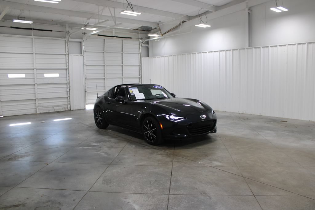 Used 2025 MAZDA MX-5 Miata RF Grand Touring RWD image 12