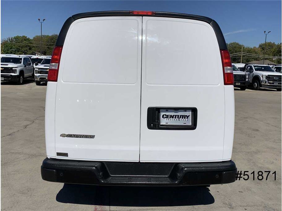 Used 2021 Chevrolet Express 2500 w/ Driver Convenience Package image 7