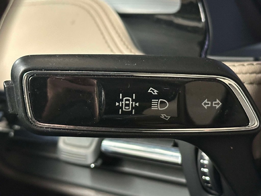 Used 2022 Lincoln Corsair AWD w/ Premium Package image 27