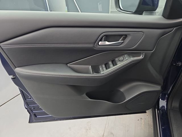 Used 2026 Nissan Rogue SV w/ SV Premium Package image 24