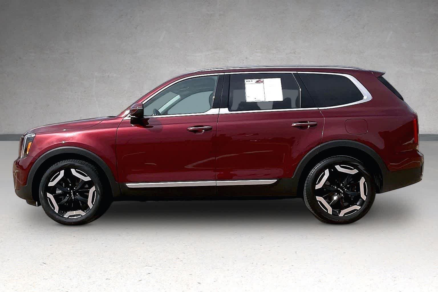 Certified 2023 Kia Telluride S w/ S Sunroof Package AWD/4WD image 3